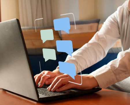 Intégration de fonctionnalités d’accessibilité dans un chatroom : Favoriser l’inclusion en ligne
