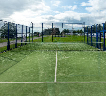 L’Importance de la Conception Écologique dans la Construction de Courts de Tennis pour un constructeur de court de tennis à Nice