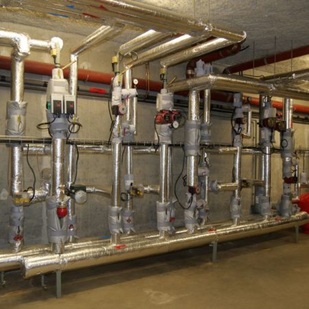 Comment intégrer le calorifugeage de tuyauterie pour les logements résidentiels dans une rénovation énergétique globale?