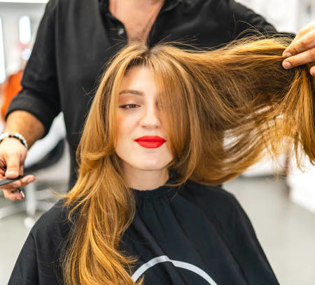 Conseils pour Créer des Forfaits et des Offres Spéciales pour Stimuler les Ventes dans un Salon de Coiffure