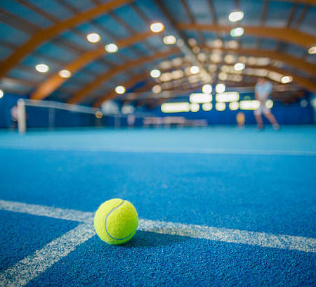 Les Coûts Associés à la Construction d’un Court de Tennis en Résine Synthétique à Bron : Comparaison avec d’Autres Options