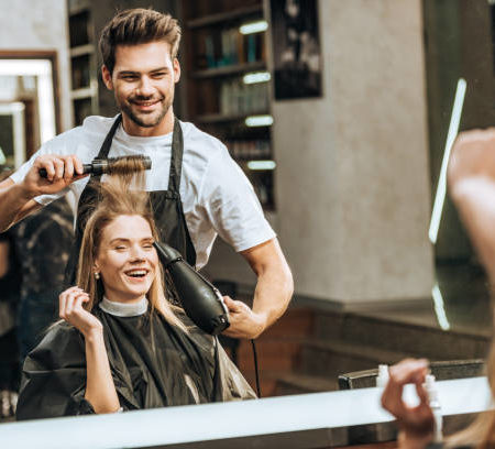 Comment un coiffeur bio à Lyon assure-t-il la traçabilité des produits qu’il utilise sur vos cheveux ?