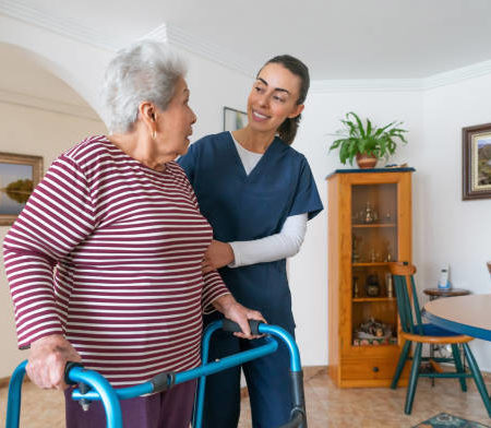 Comment l’aide à domicile APA à Saint-Étienne assure-t-elle l’hygiène des personnes handicapées ?