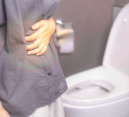Pourquoi la constipation est-elle souvent liée à des déséquilibres corporels traitables par ostéopathie ?