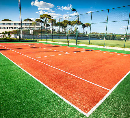 Comment optimiser la surface de jeu pendant la rénovation terrain de tennis à Avignon ?