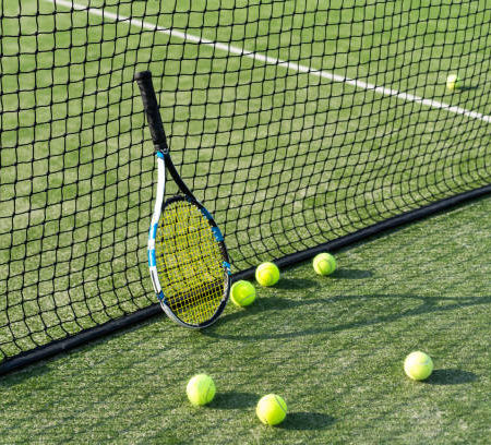 Comment se déroule la construction d’un terrain de tennis à Nice ?