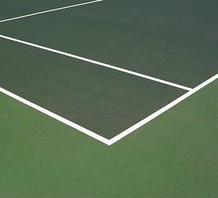 Comment la Rénovation d’un court de tennis en béton poreux à Cannes peut-elle prolonger sa durée de vie ?