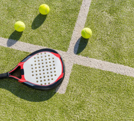 Comment choisir le constructeur de court de tennis en gazon synthétique à Saint Raphaël ?