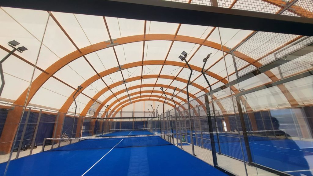 Construction d'un court de tennis à Nice