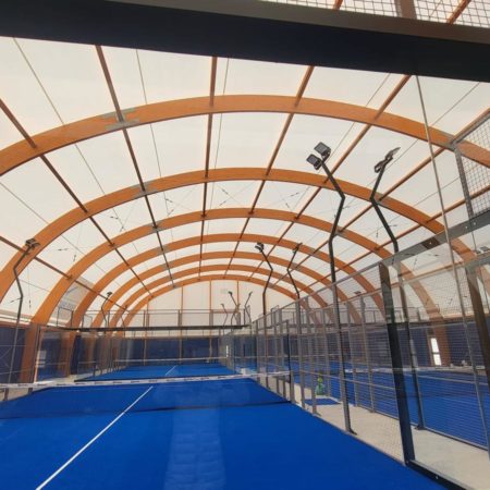 Pourquoi les coûts d’entretien doivent-ils être anticipés dès la construction d’un court de tennis à Nice ?