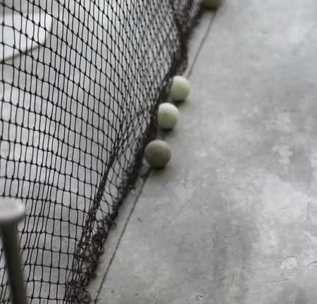 Comment un drainage efficace est-il mis en place dans la construction d’un court de tennis à Saint-Raphaël ?