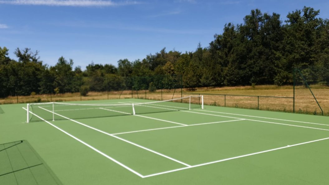 Construction d'un court de tennis en béton poreux à Mougins