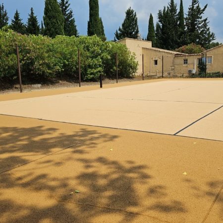 Comment personnaliser un court lors de la Construction d’un court de tennis en béton poreux à Nice ?