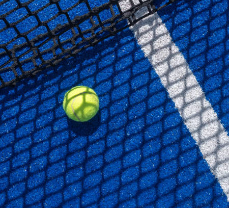 Pourquoi est-il essentiel de tenir compte de l’éclairage nocturne pour la construction d’un terrain de tennis à Nice ?