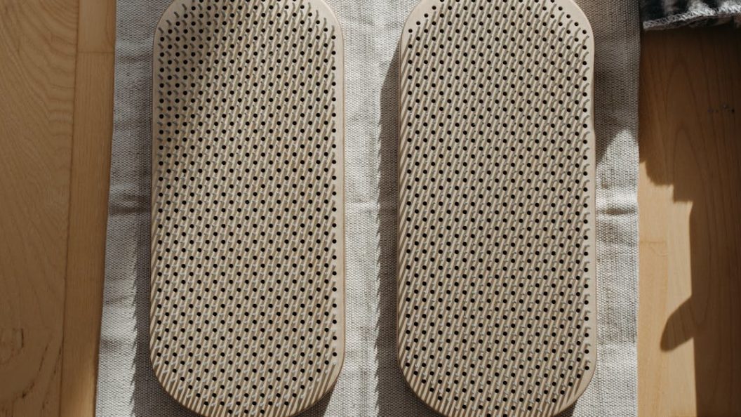 découvrez les bienfaits de notre tapis d'acupression, conçu pour soulager les tensions musculaires, améliorer la circulation sanguine et favoriser la détente. idéal pour une utilisation à la maison, il stimule des points précis sur votre corps pour un bien-être optimal.