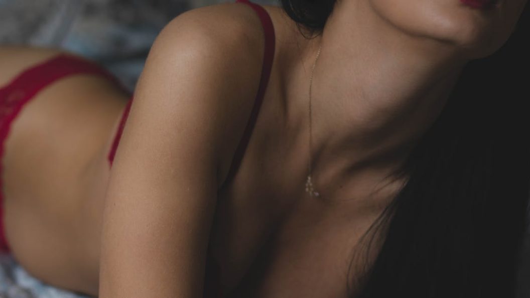 découvrez notre collection de lingerie élégante et raffinée, alliant confort et style. des ensembles séduisants aux pièces classiques, trouvez la lingerie parfaite pour chaque occasion et mettez en valeur votre féminité.