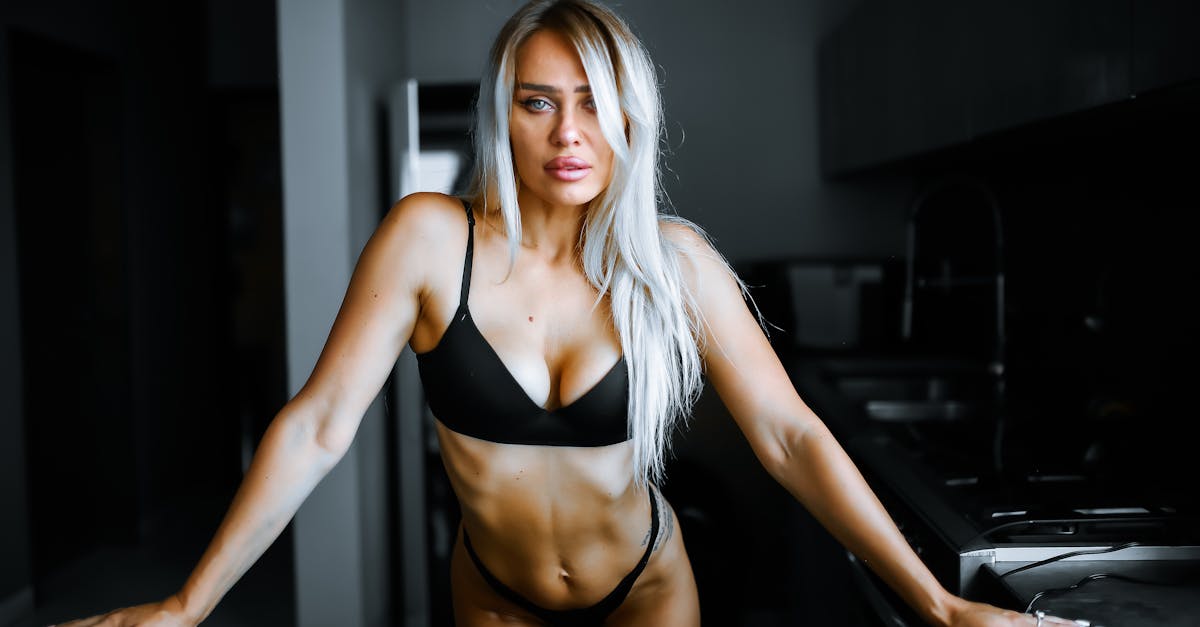 découvrez les dernières tendances en lingerie : styles incontournables, couleurs à la mode et conseils pour choisir des pièces qui mettent en valeur votre silhouette. restez élégante et confortable avec nos sélections de lingerie tendance pour chaque occasion.