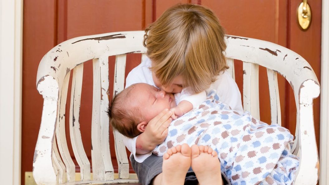 découvrez notre gamme de soins pour bébés, spécialement conçue pour assurer le bien-être et la douceur de la peau de votre enfant. produits sûrs, naturels et doux, parfaits pour chaque moment de la vie de votre bébé.