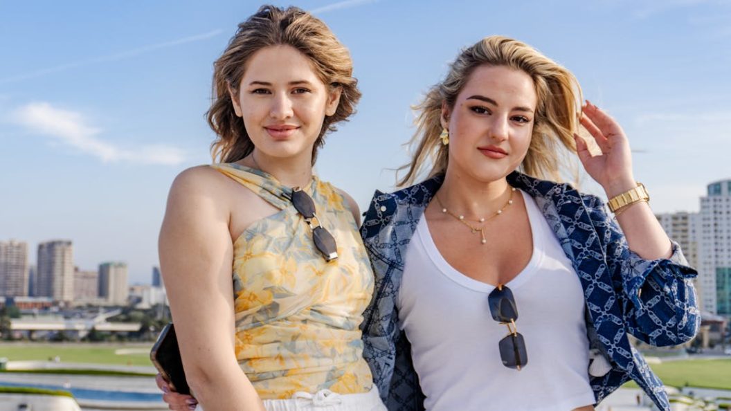 explorez les dernières tendances de la mode avec notre guide complet sur le style, les vêtements et les accessoires qui font sensation. trouvez l'inspiration pour affirmer votre personnalité à travers la mode.