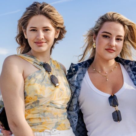 Découvrez comment porter la robe vert d’eau avec style