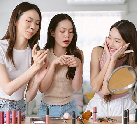 Quel produit coreens visage est recommandé pour une peau déshydratée qui tiraille mais qui brille en même temps ?