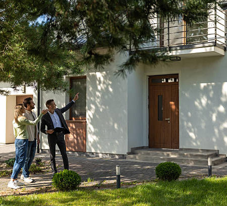 Comment un agent immobilier à Vienne peut-il aider à sécuriser un achat immobilier ?