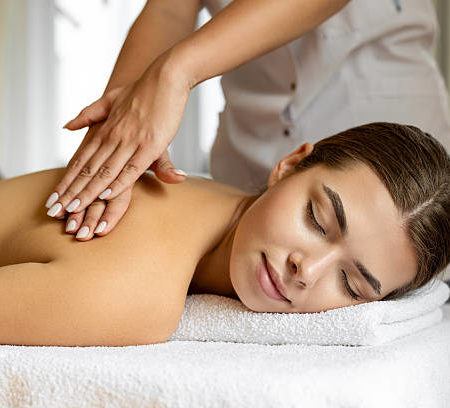 Un massage bien-être à Lyon peut-il aider à mieux dormir ?