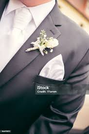 Comment associer une veste croisée à un costume de mariage Lyon élégant ?
