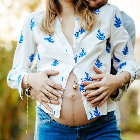 À quel moment de la grossesse faut-il réserver un photographe grossesse Grenoble pour obtenir de belles photos ?